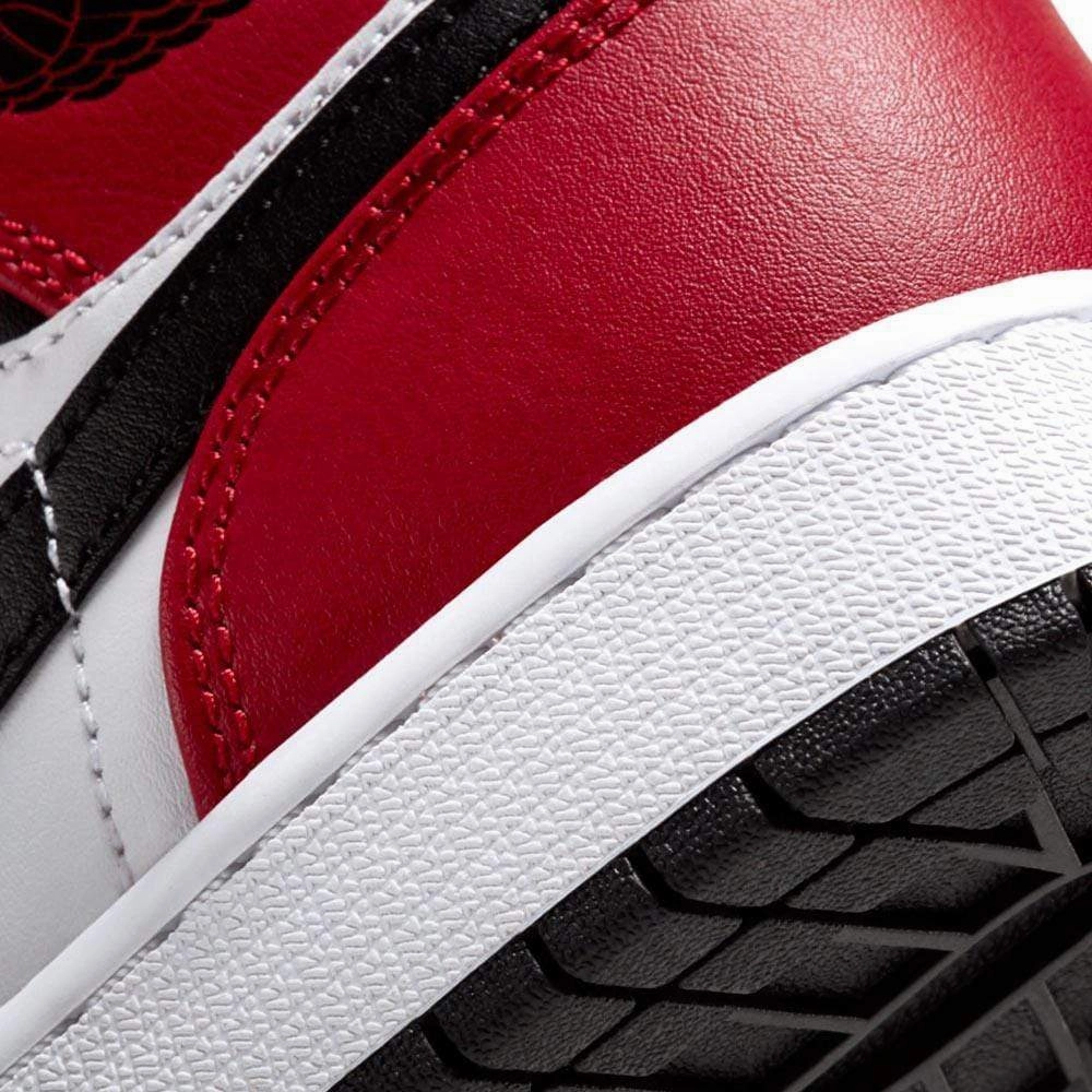 Air Jordan 1 Mid Chicago Black Toe GS Air Jordan 1 vintage style sneakers