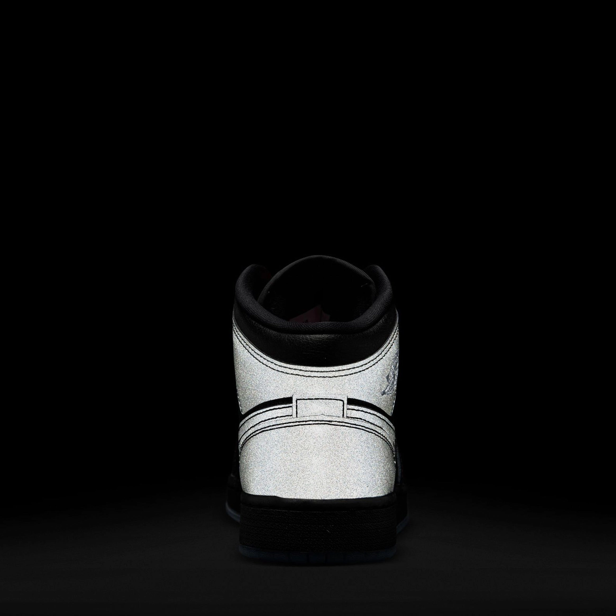 Air Jordan 1 Mid Grade School Basketball Shoes (Black/White/Wolf Grey) Air Jordan 1 original design shoes