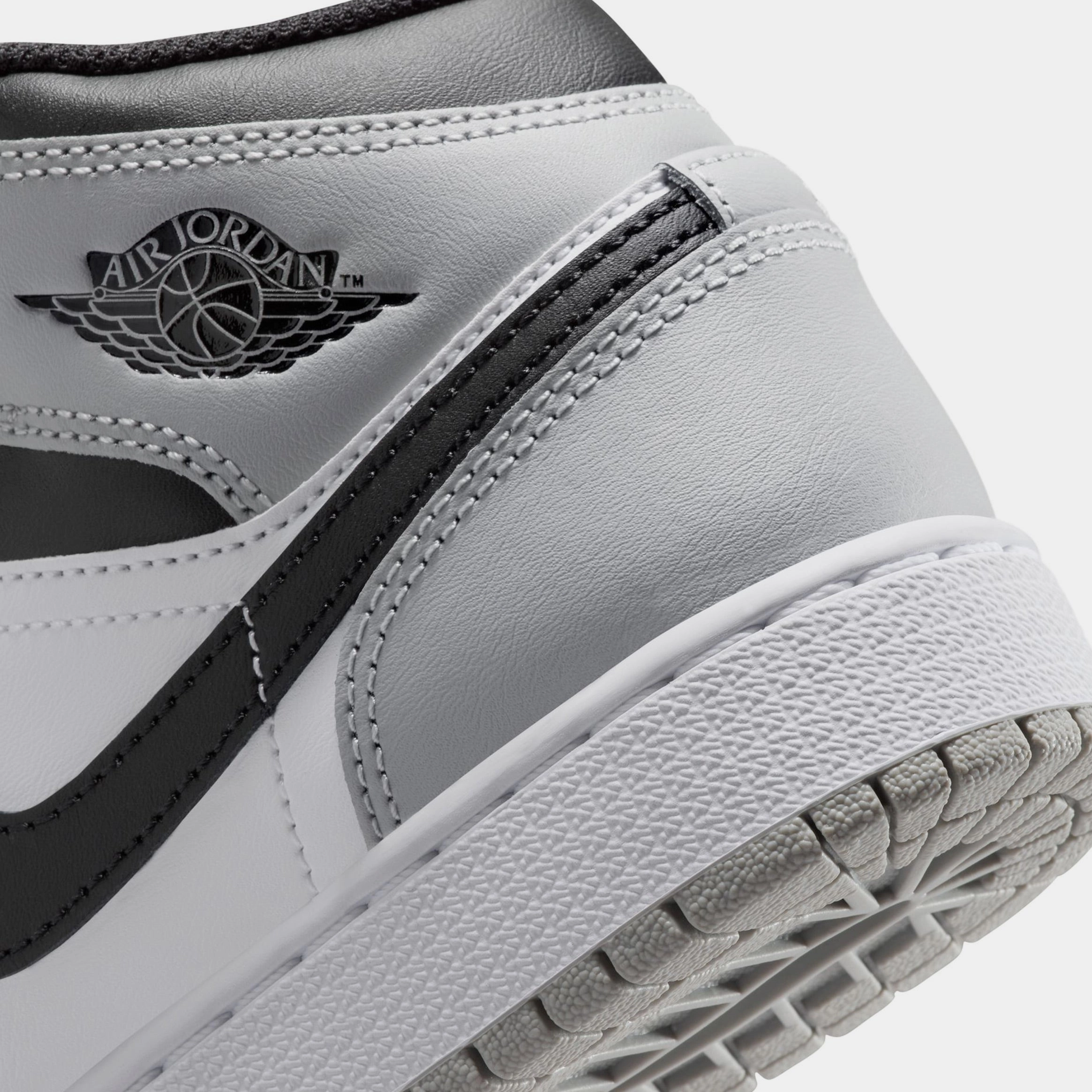 Air Jordan 1 Mid Grade School Lifestyle Shoes (White/Black/Rust/Pin) Air Jordan 1 original design shoes
