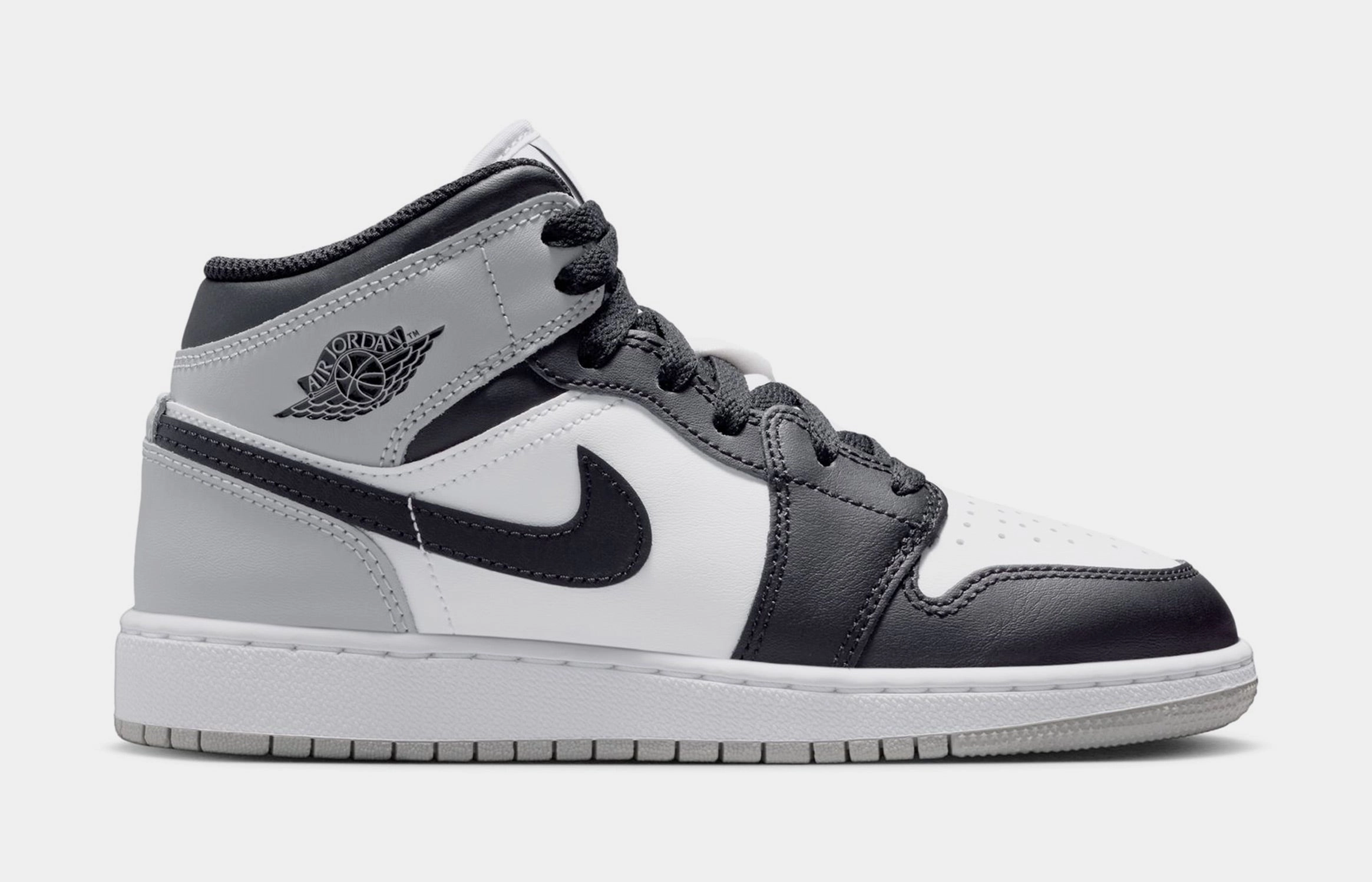 Air Jordan 1 Mid Grade School Lifestyle Shoes (White/Black/Rust/Pin) Air Jordan 1 classic shoes for streetwear looks