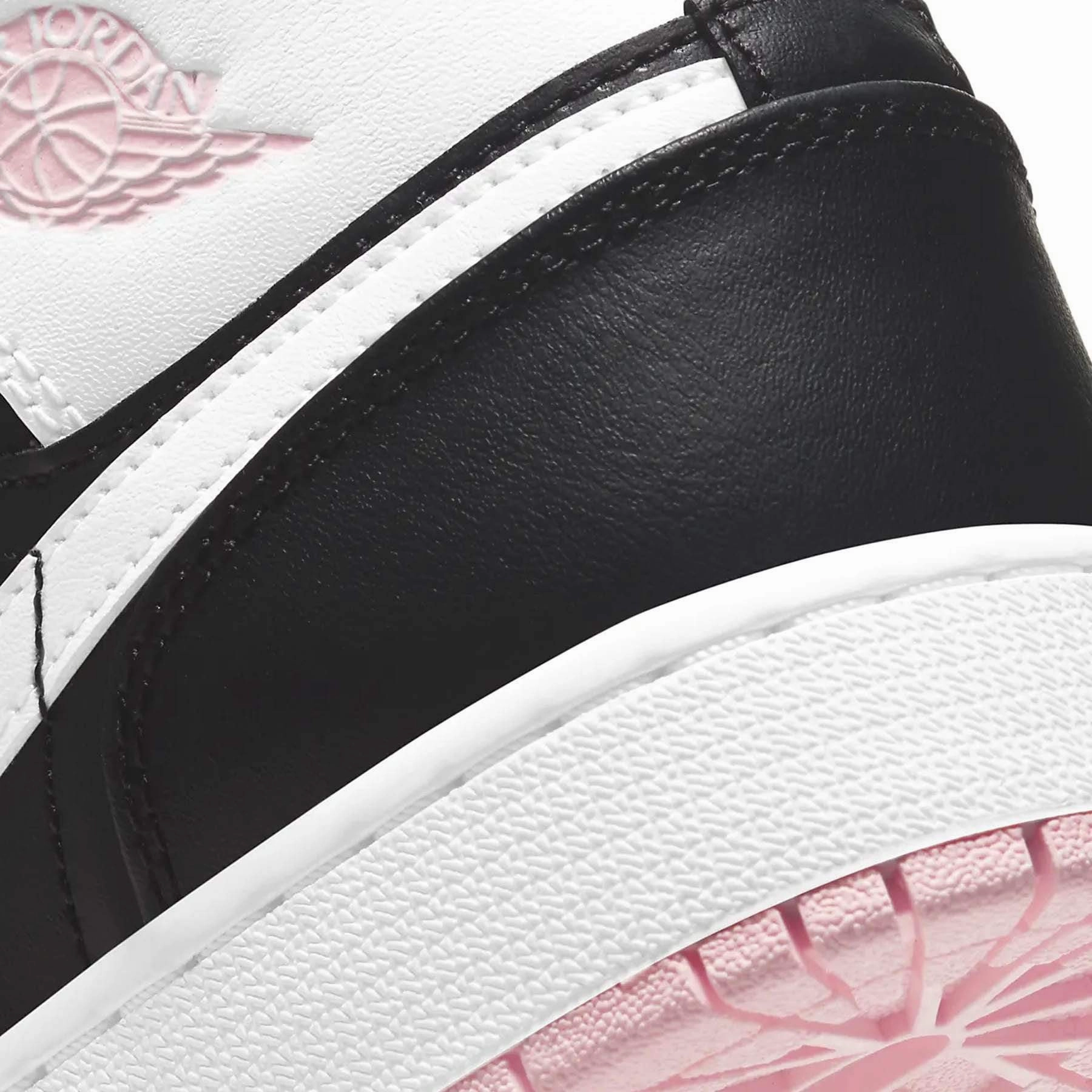 Air Jordan 1 Mid GS 'Arctic Punch' Air Jordan 1 vintage style sneakers