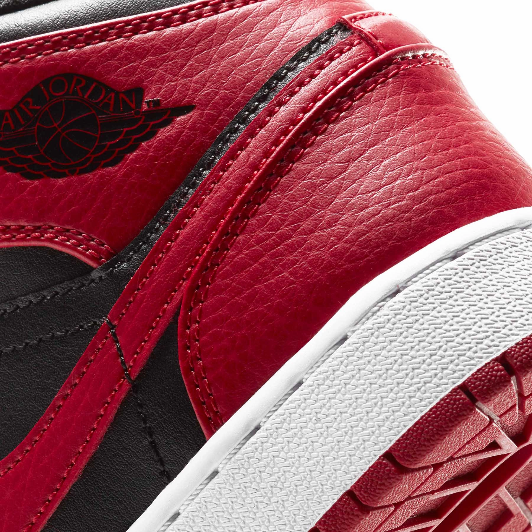 Air Jordan 1 Mid GS 'Banned' Air Jordan 1 vintage style sneakers
