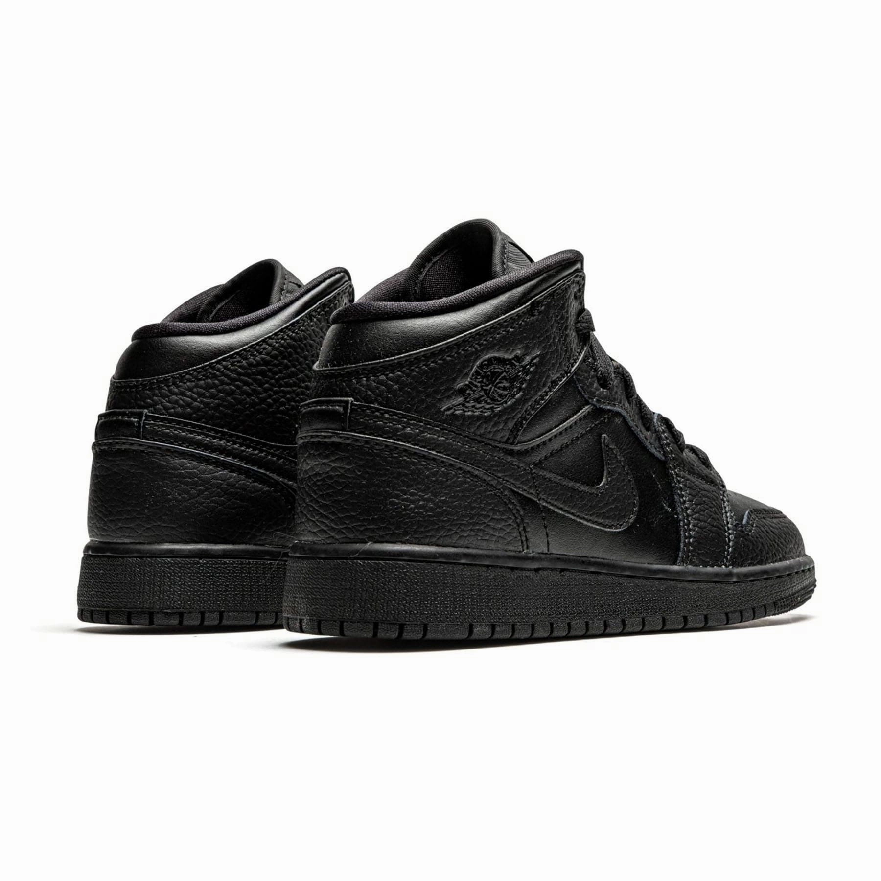 Air Jordan 1 Mid GS 'Triple Black' 2020 Air Jordan 1 classic sneakers