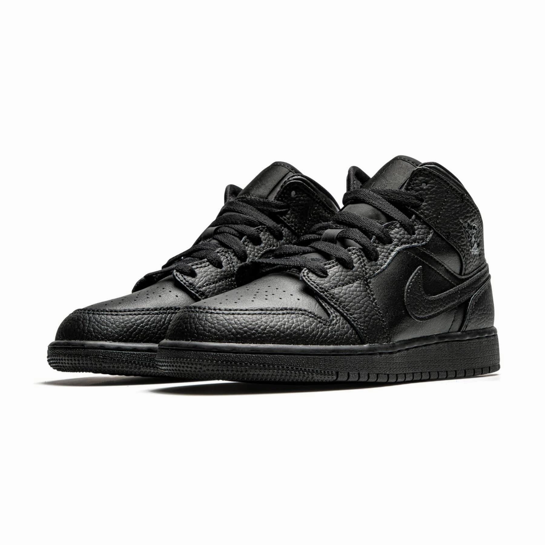 Air Jordan 1 Mid GS 'Triple Black' 2020 Air Jordan 1 classic sneakers