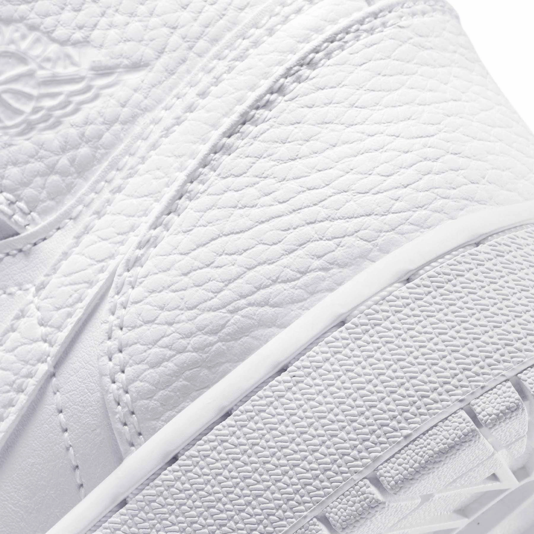 Air Jordan 1 Mid GS 'Triple White' Air Jordan 1 vintage style sneakers
