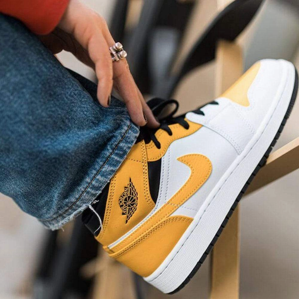 Air Jordan 1 Mid GS 'University Gold' Air Jordan 1 vintage style sneakers