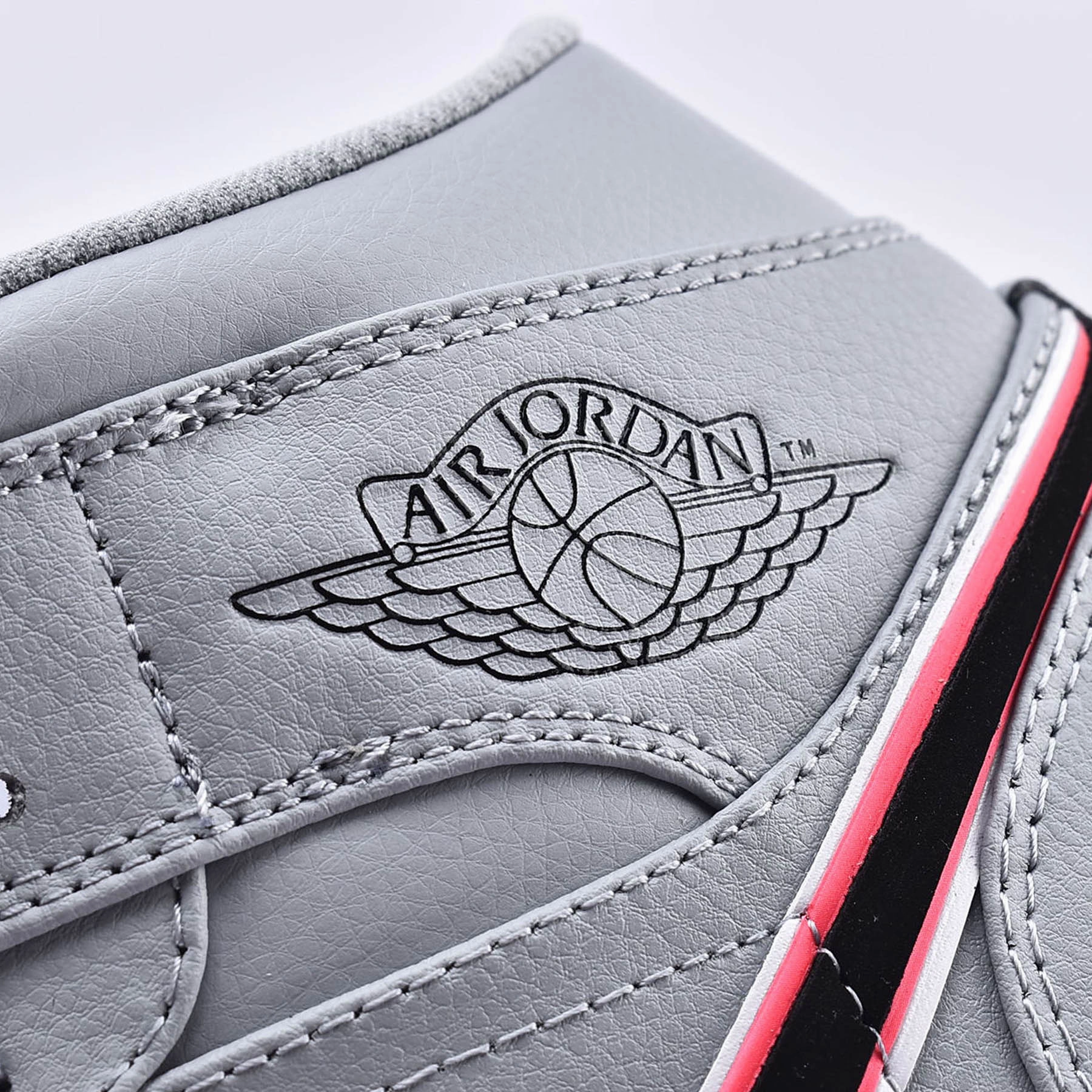 Air Jordan 1 Mid GS 'Wolf Grey Pink' Air Jordan 1 Mid streetwear shoes