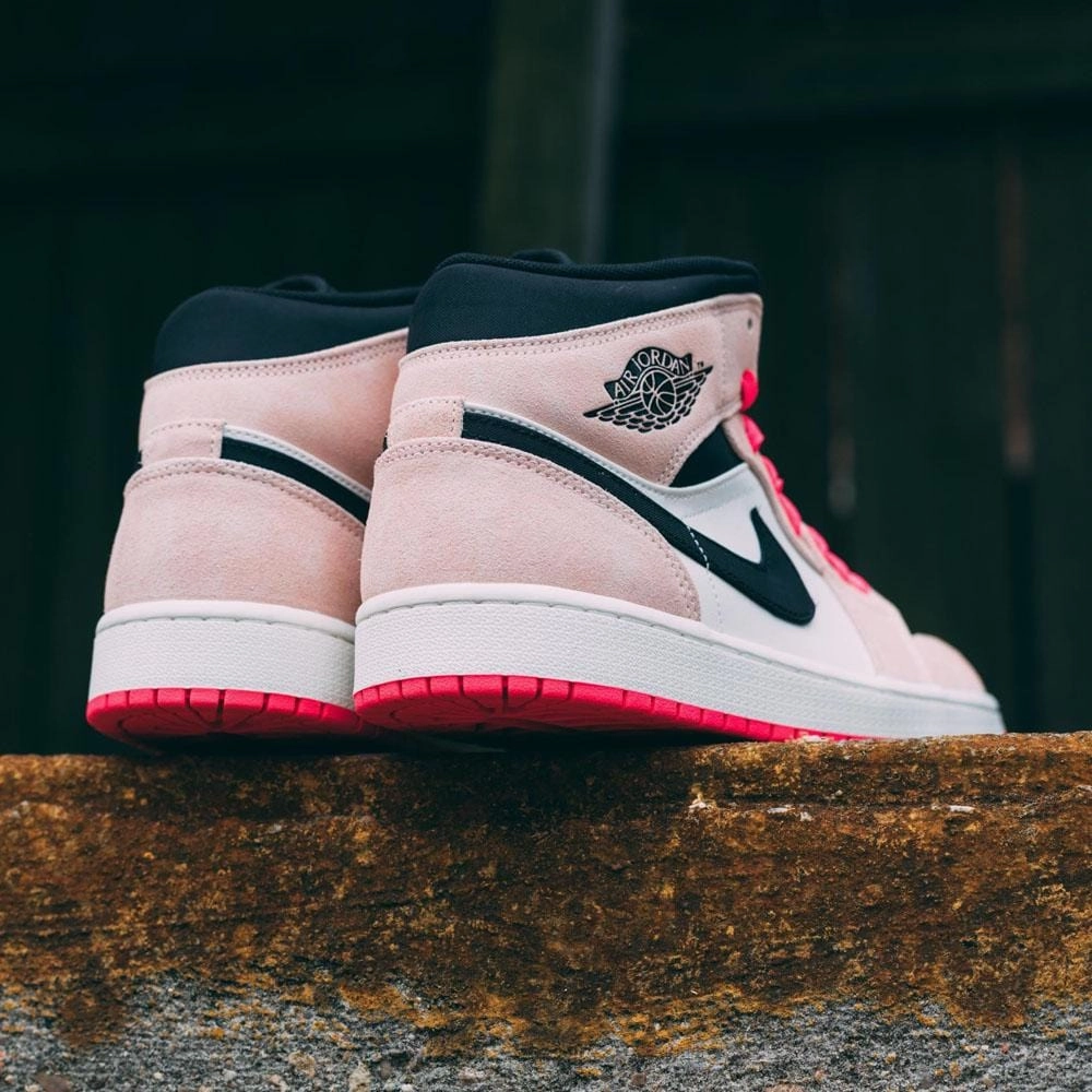 Air Jordan 1 Mid Hyper Pink Air Jordan 1 vintage style sneakers