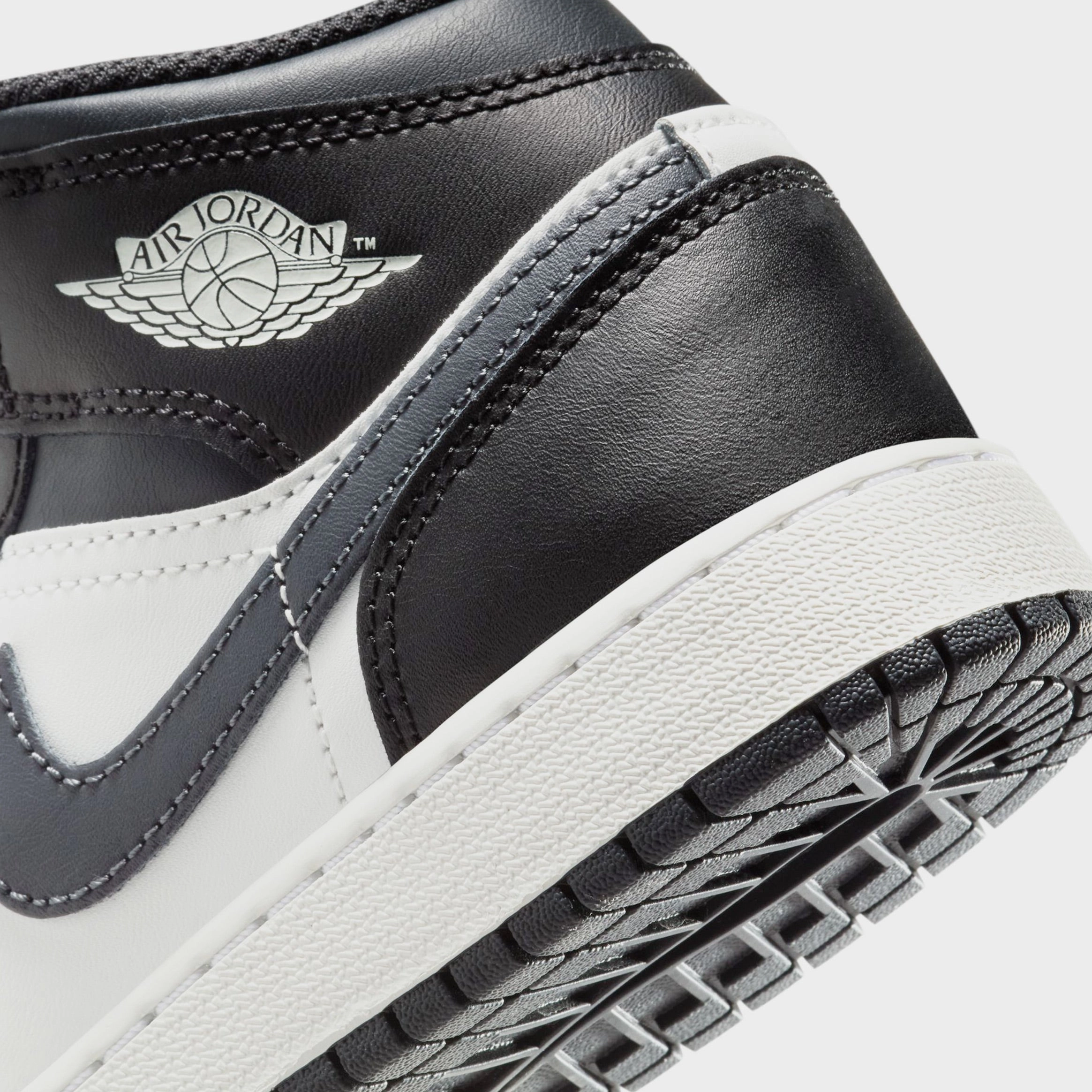 Air Jordan 1 Mid Off Noir Grade School Lifestyle Shoes (Grey/Black/White) Air Jordan 1 original design shoes