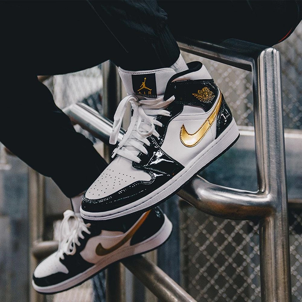 Air Jordan 1 Mid Patent 'Black Gold' Air Jordan 1 classic sneakers