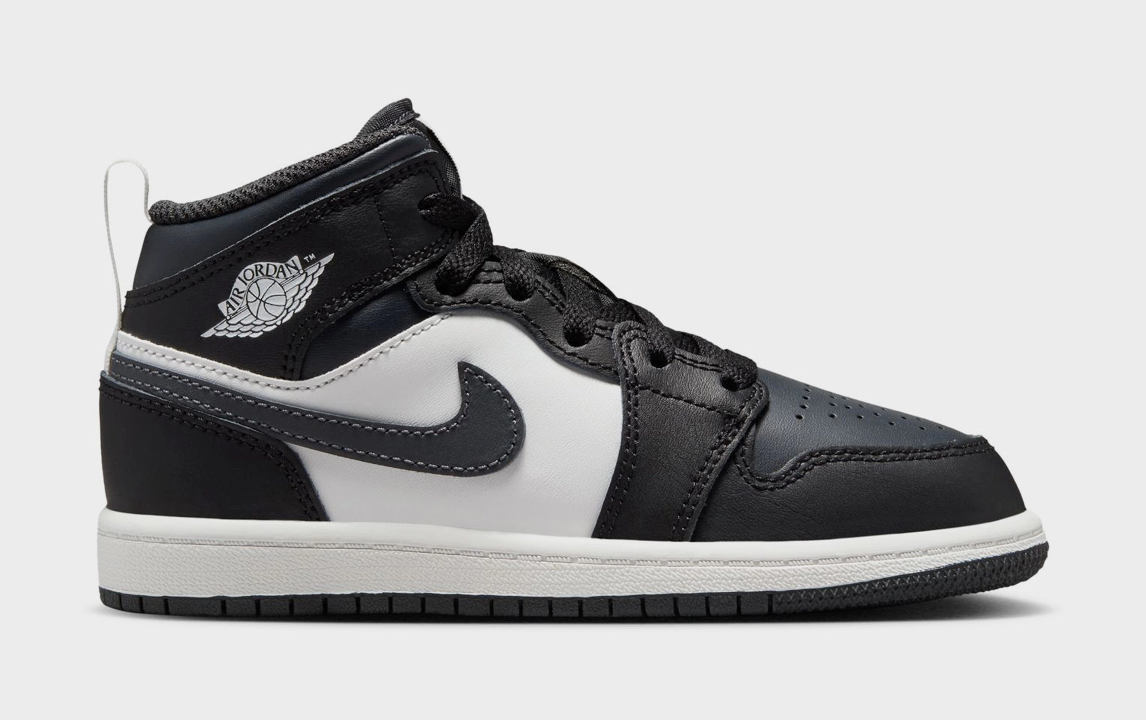 Air Jordan 1 Mid Preschool Lifestyle Shoes (Black/Dark Grey/Grey/White) Air Jordan 1 classic shoes for streetwear looks