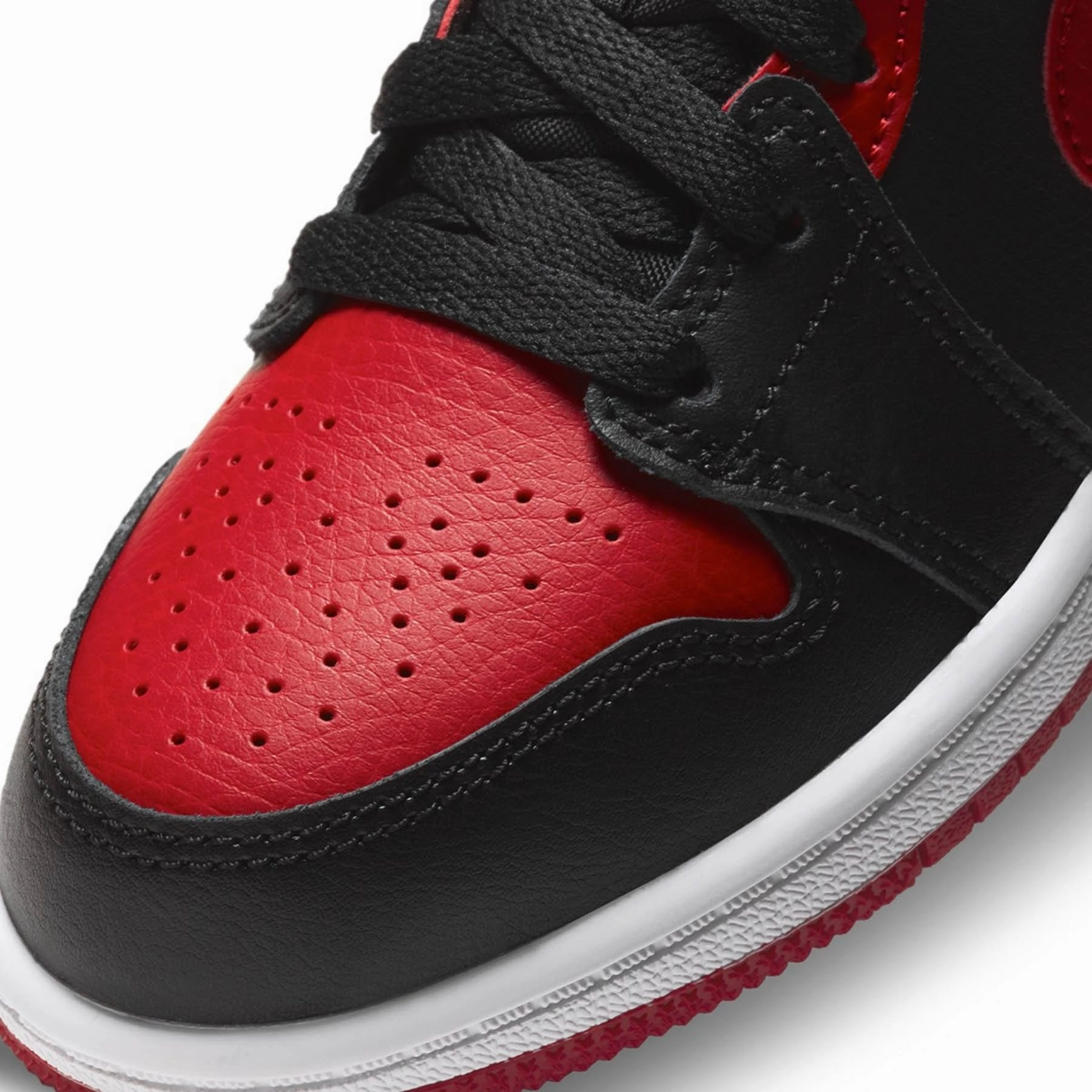 Air Jordan 1 Mid PS 'Banned' Air Jordan 1 vintage style sneakers