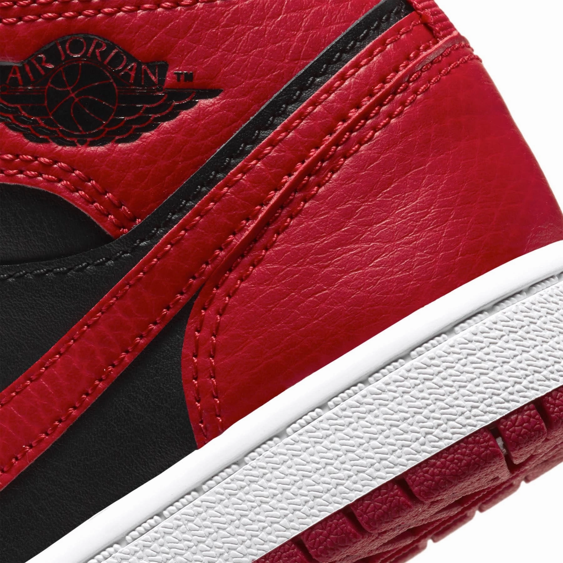 Air Jordan 1 Mid PS 'Banned' Air Jordan 1 vintage style sneakers