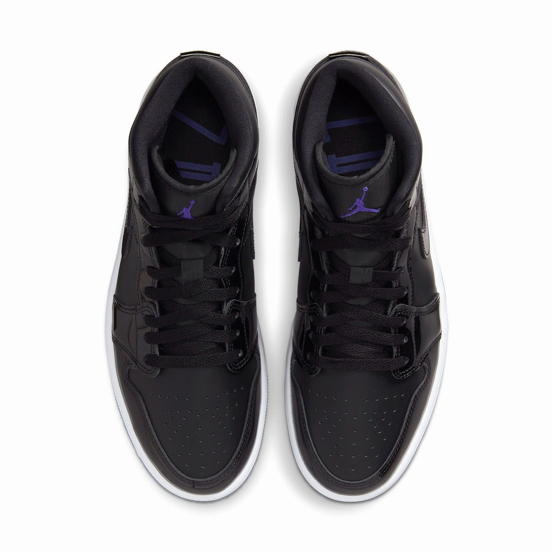 Air Jordan 1 Mid SE 'Space Jam' Air Jordan 1 vintage style sneakers