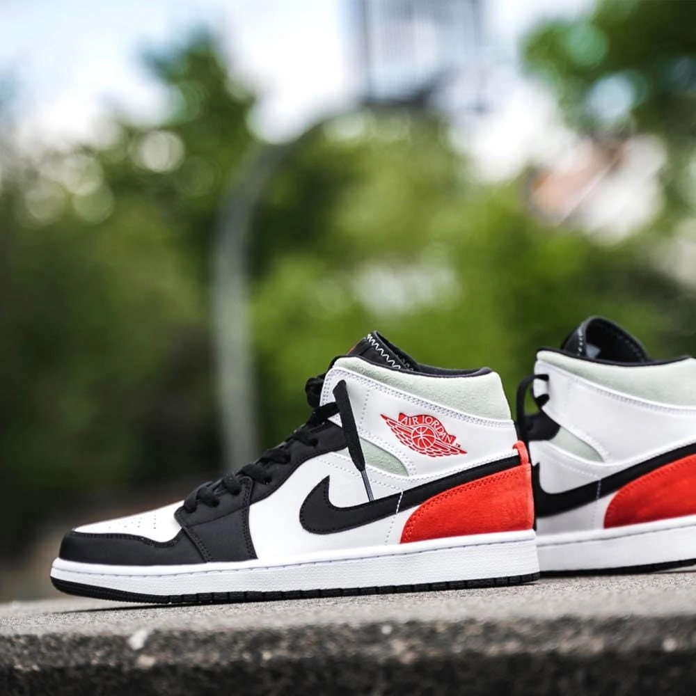 Air Jordan 1 Mid SE 'Union Black Toe' Air Jordan 1 vintage style sneakers