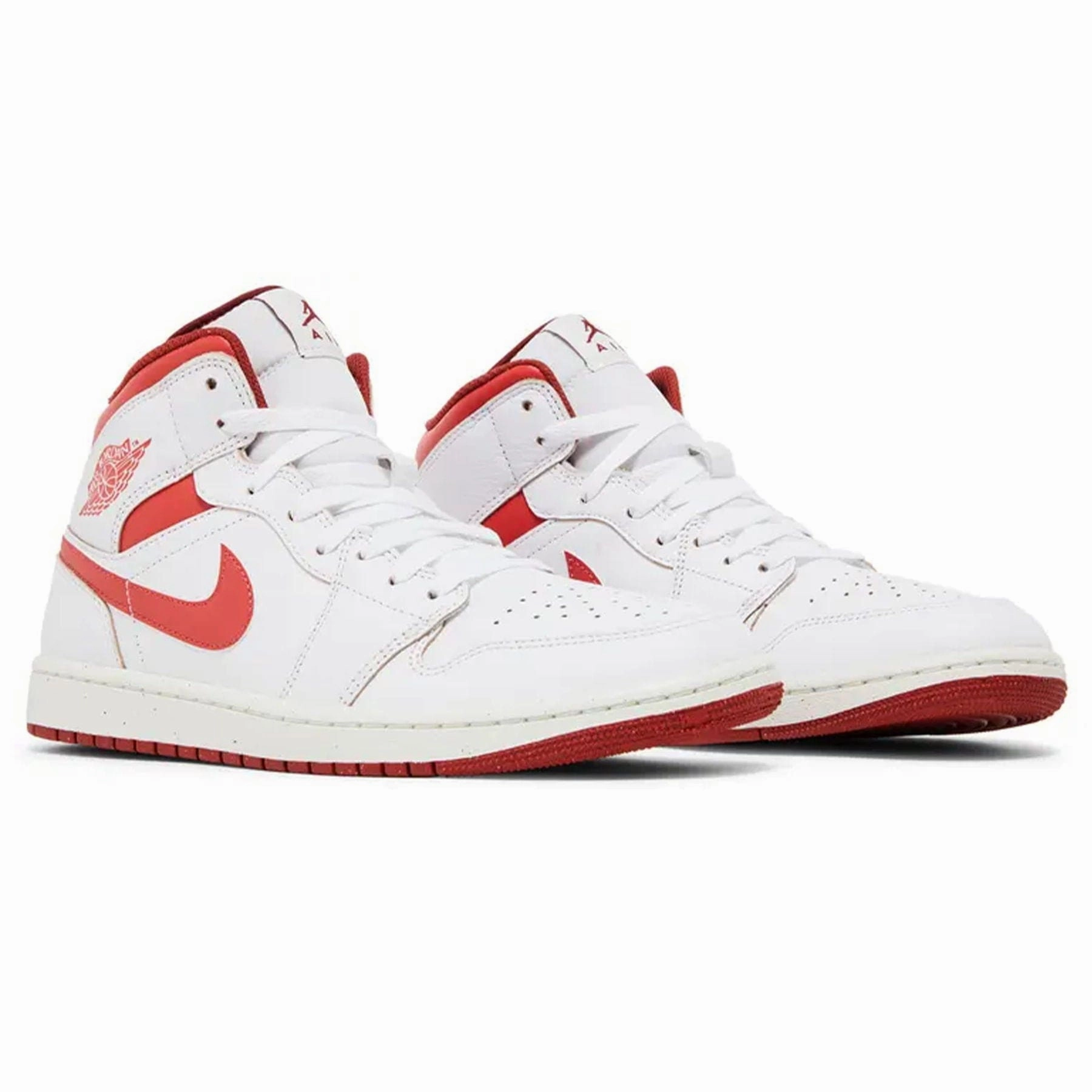 Air Jordan 1 Mid SE 'White Dune Red' Air Jordan 1 classic sneakers