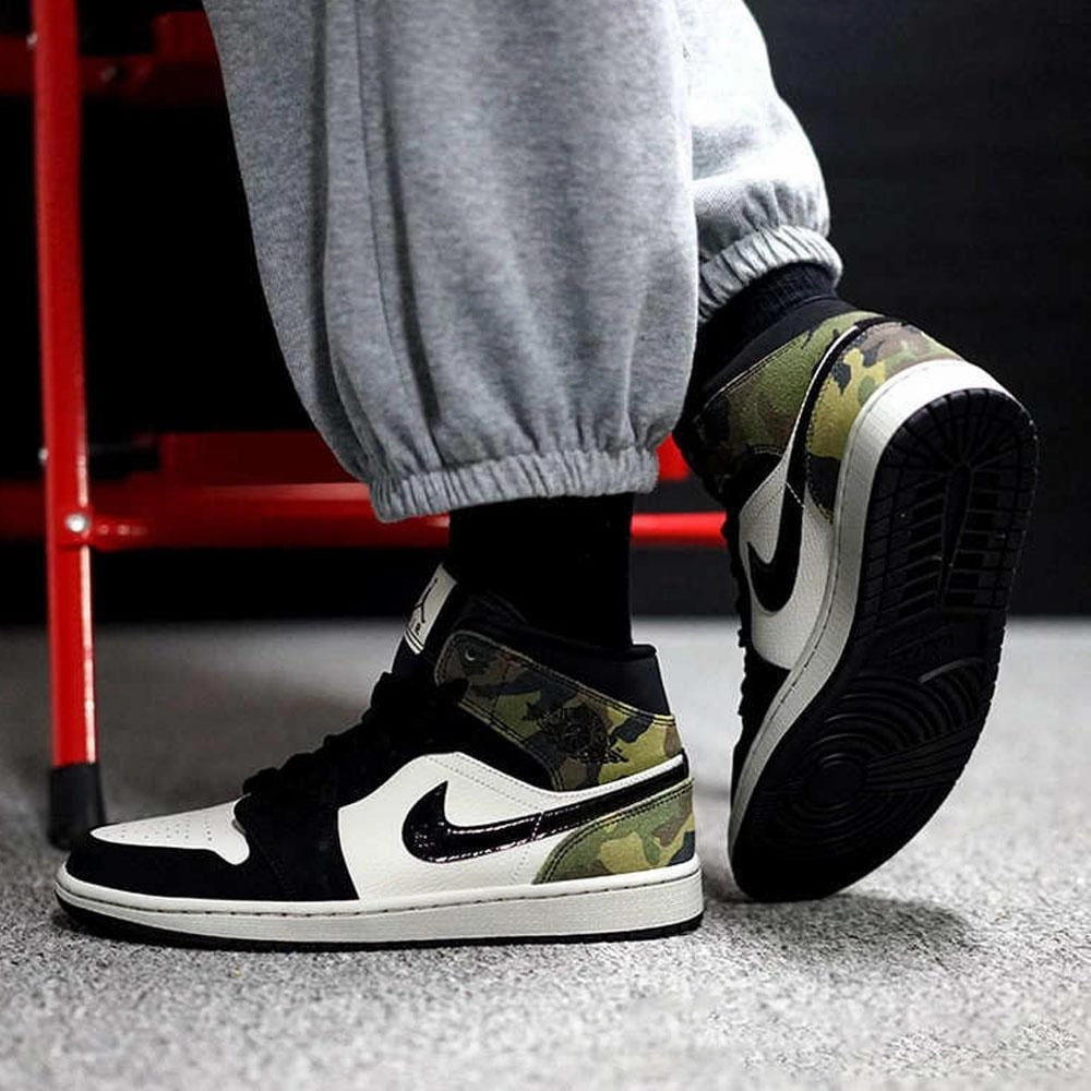 Air Jordan 1 Mid SE GS 'Camo' Air Jordan 1 vintage style sneakers