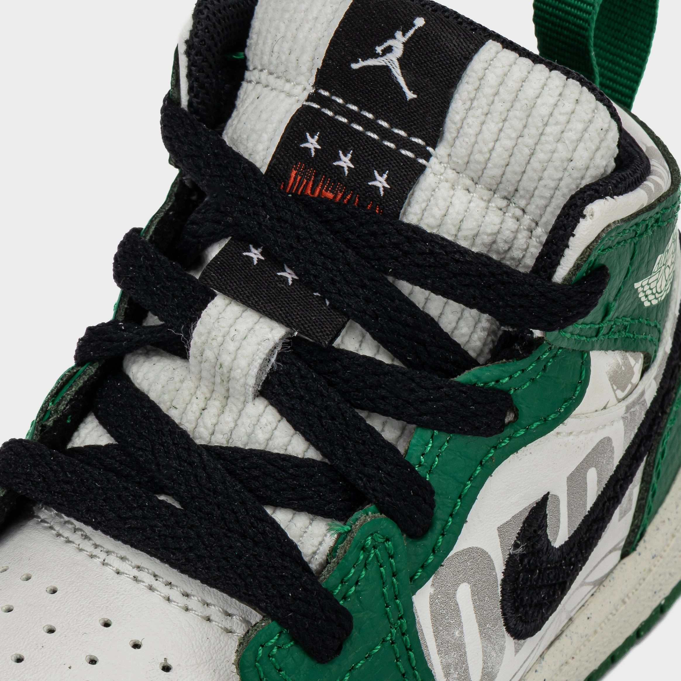 Air Jordan 1 Mid SE Infant Toddler Lifestyle Shoes (White/Green) Air Jordan 1 original design shoes