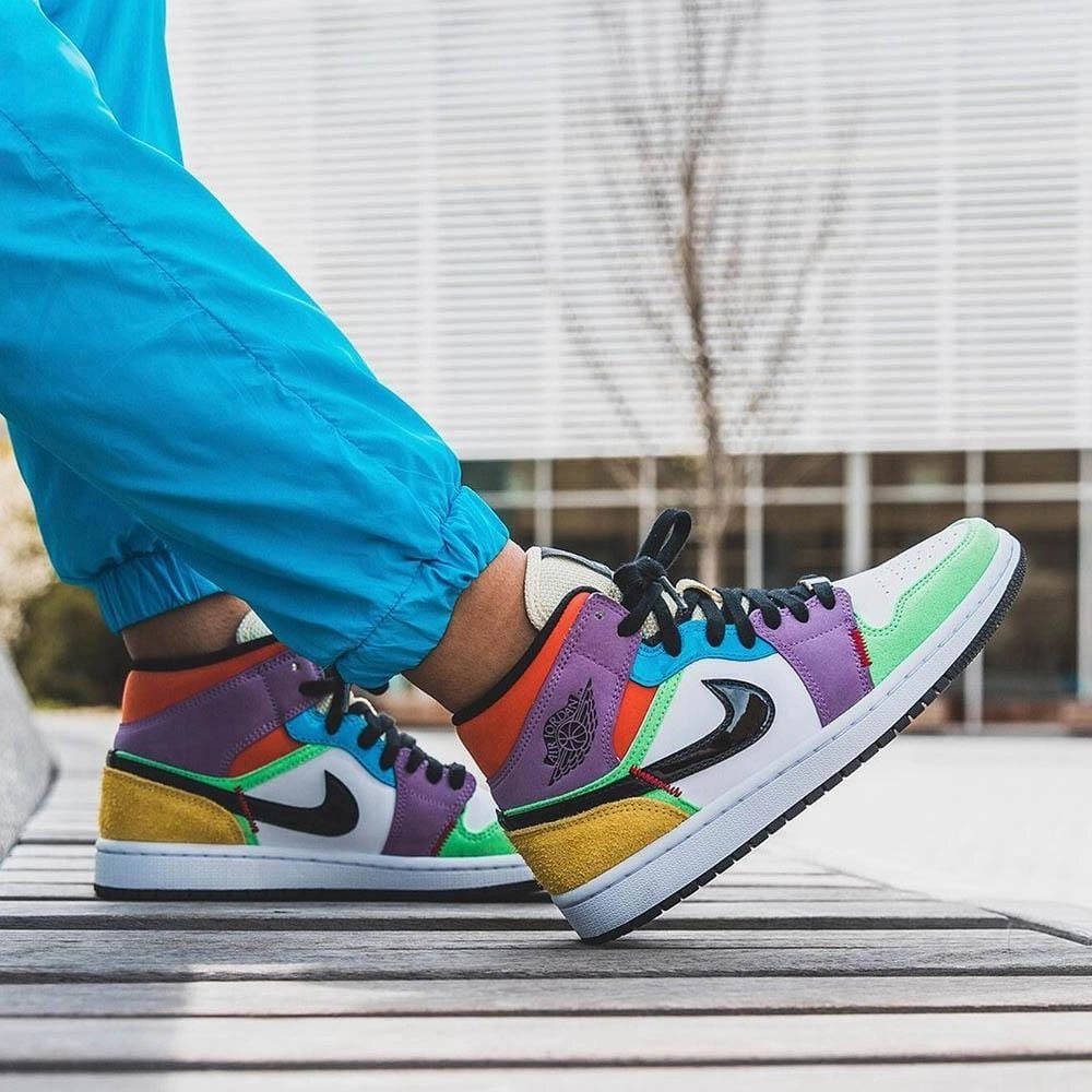 Air Jordan 1 Mid SE Multi-Colour (W) Air Jordan 1 Mid streetwear shoes
