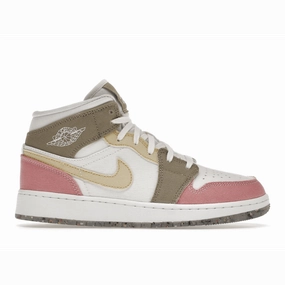 Air Jordan 1 Mid SE Pastel Vivid Green Grind Air Jordan 1 Mid sneakers with bold retro vibes