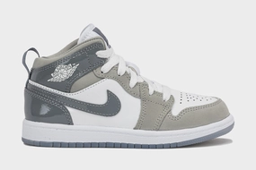 Air Jordan 1 Mid SE Preschool Lifestyle Shoes (White/Cool Grey/Medium Grey) Air Jordan 1 classic shoes for streetwear looks