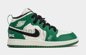 Air Jordan 1 Mid SE Preschool Lifestyle Shoes (White/Green) Air Jordan 1 classic shoes for streetwear looks