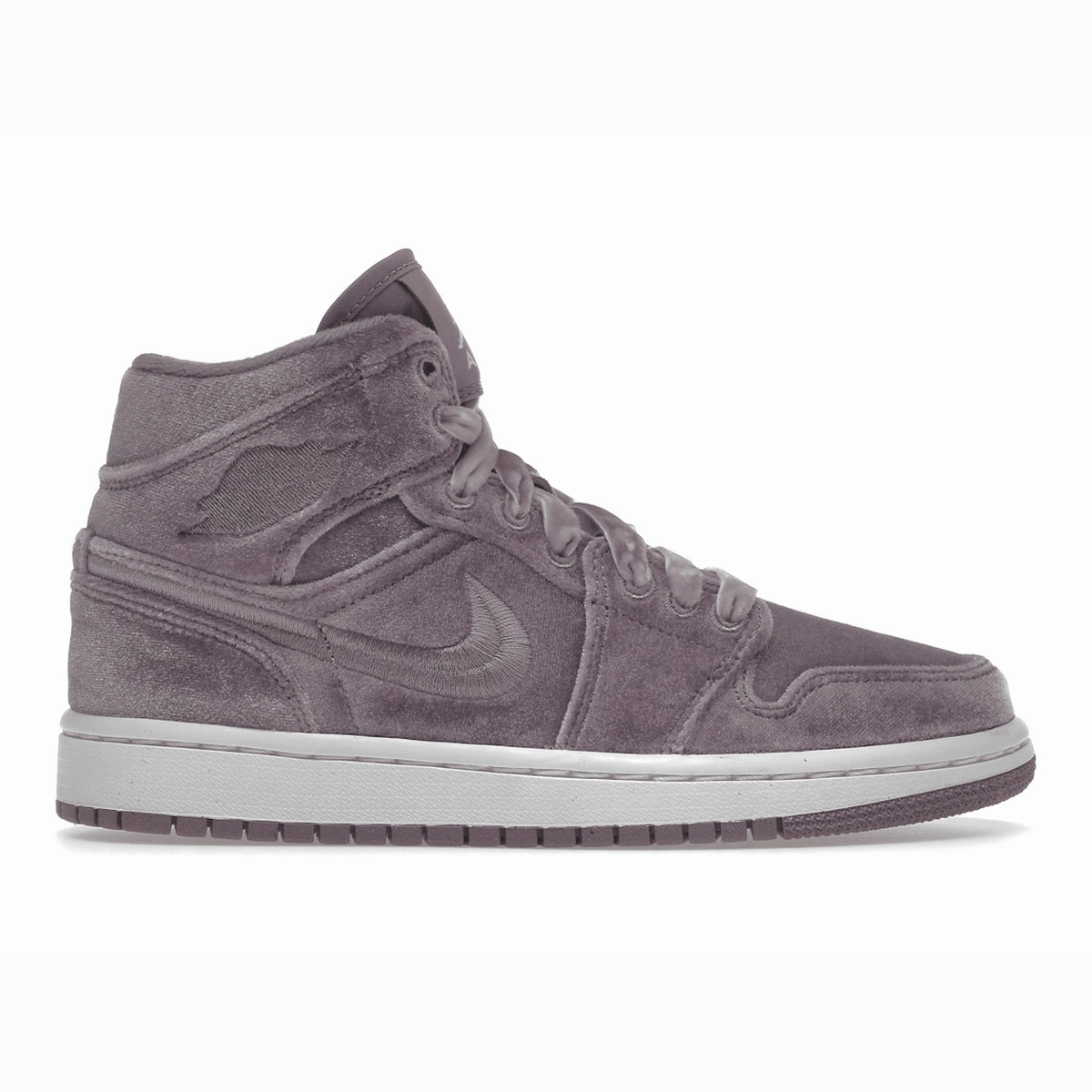 Air Jordan 1 Mid SE Purple Velvet Air Jordan 1 Low shoes with sleek lifestyle appeal