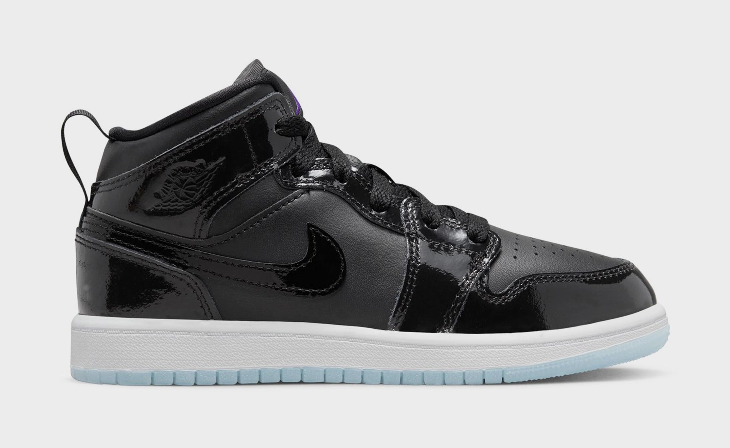 Air Jordan 1 Mid Space Jam Preschool Lifestyle Shoes (Black) Air Jordan 1 classic shoes for streetwear looks