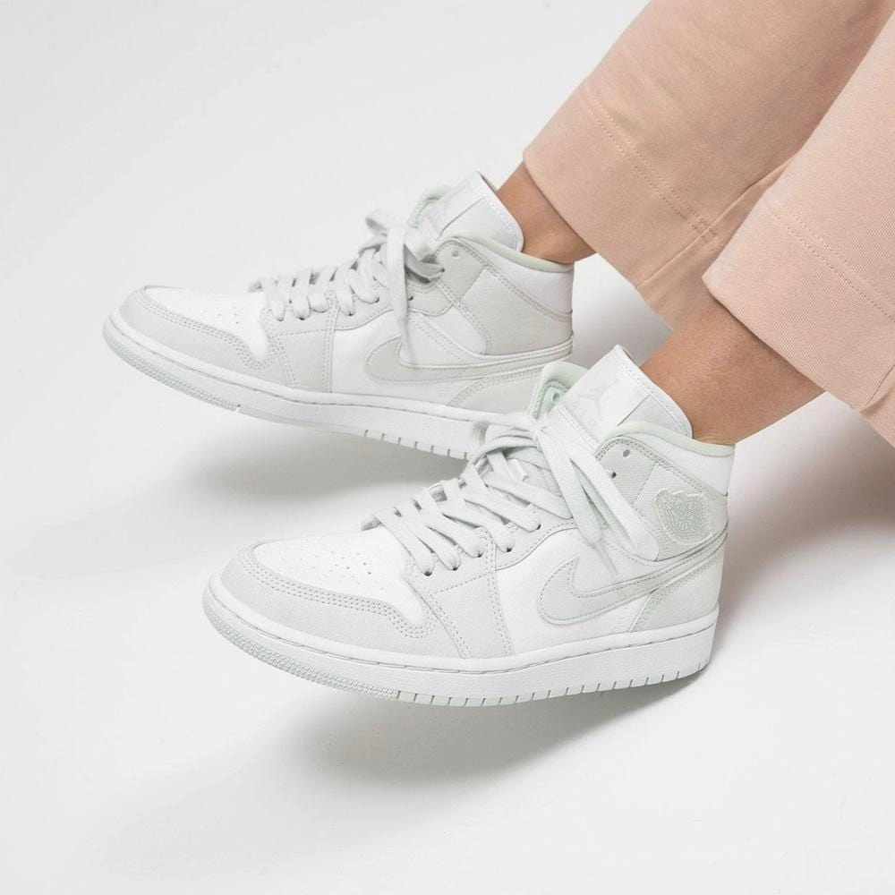 Air Jordan 1 Mid Spruce Aura (W) Air Jordan 1 Mid streetwear shoes