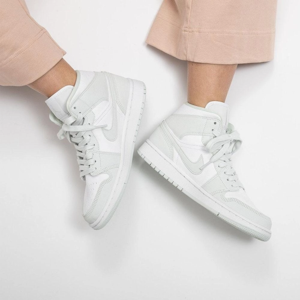 Air Jordan 1 Mid Spruce Aura (W) Air Jordan 1 Mid streetwear shoes