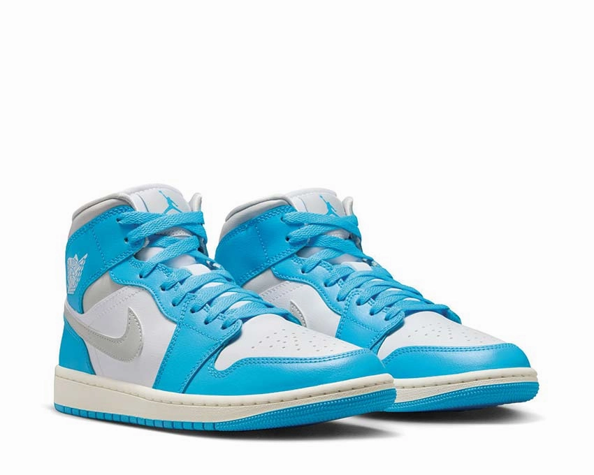 Air Jordan 1 Mid W "Powder Blue" Vintage leather court sneakers