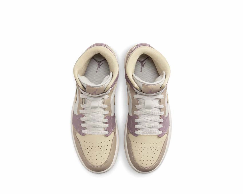 Air Jordan 1 Mid W Timeless hoop footwear
