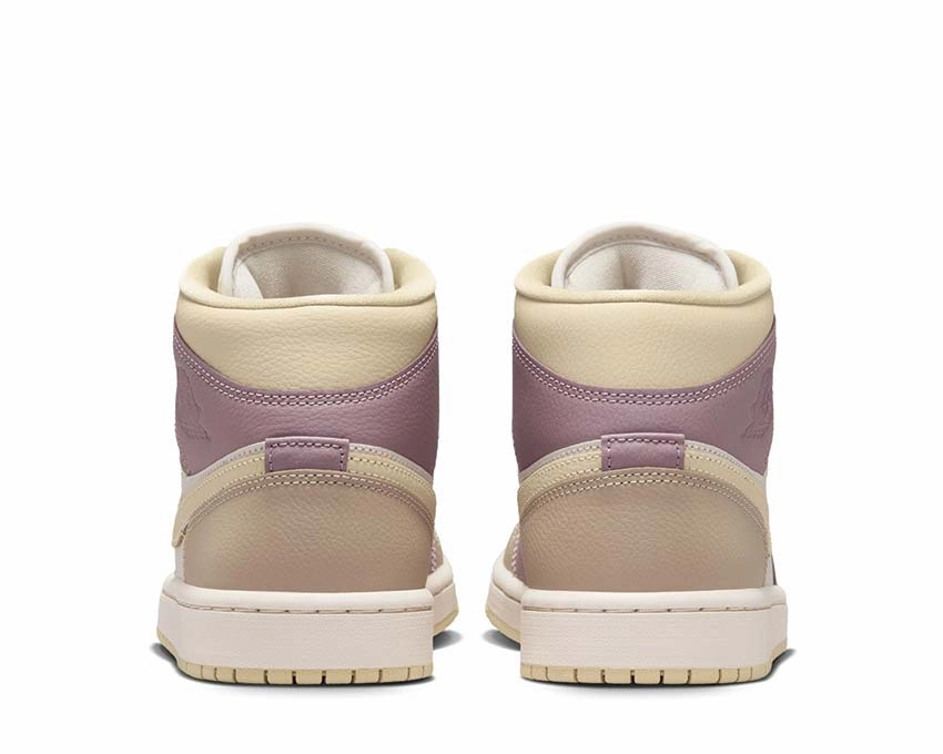 Air Jordan 1 Mid W Timeless hoop footwear