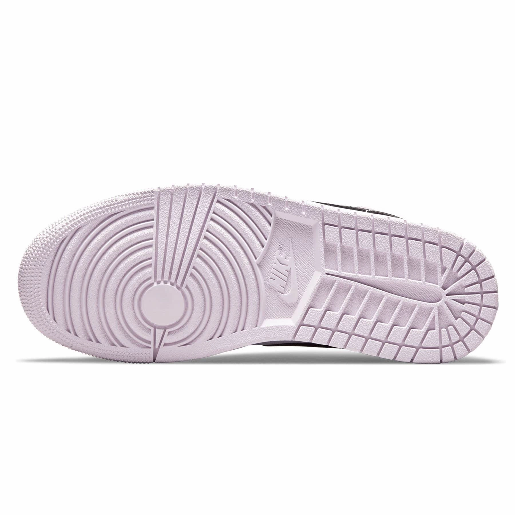 Air Jordan 1 Mid Wmns 'Barely Rose' Air Jordan 1 vintage style sneakers