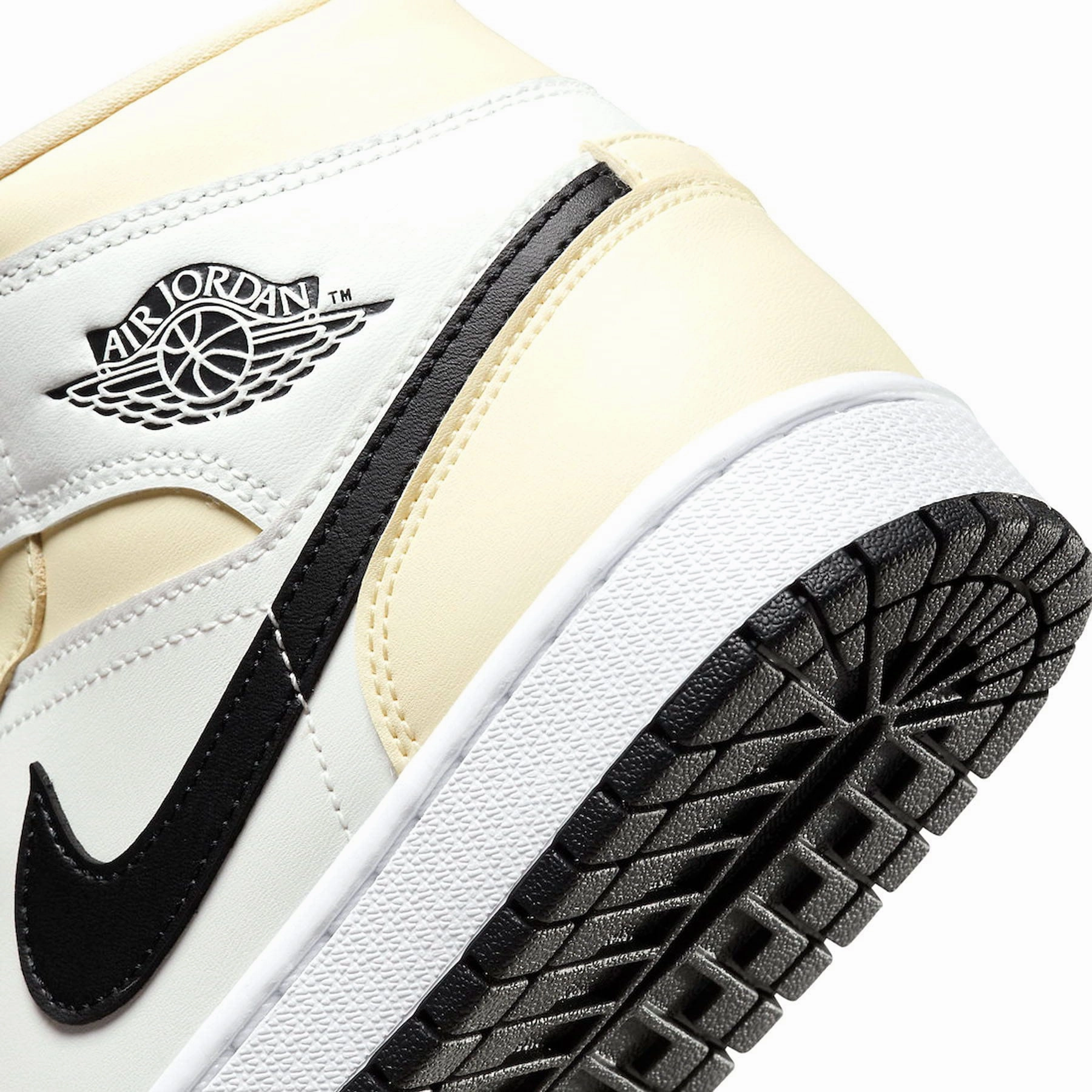 Air Jordan 1 Mid Wmns 'Coconut Milk' Air Jordan 1 Mid streetwear shoes