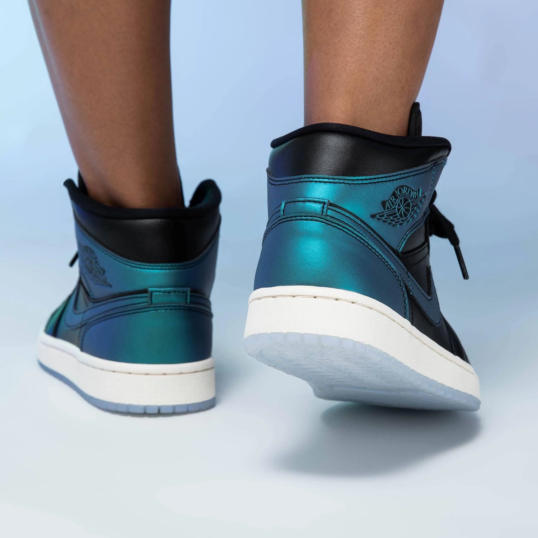 Air Jordan 1 Mid Wmns 'Metallic Turquoise' Air Jordan 1 Mid streetwear shoes