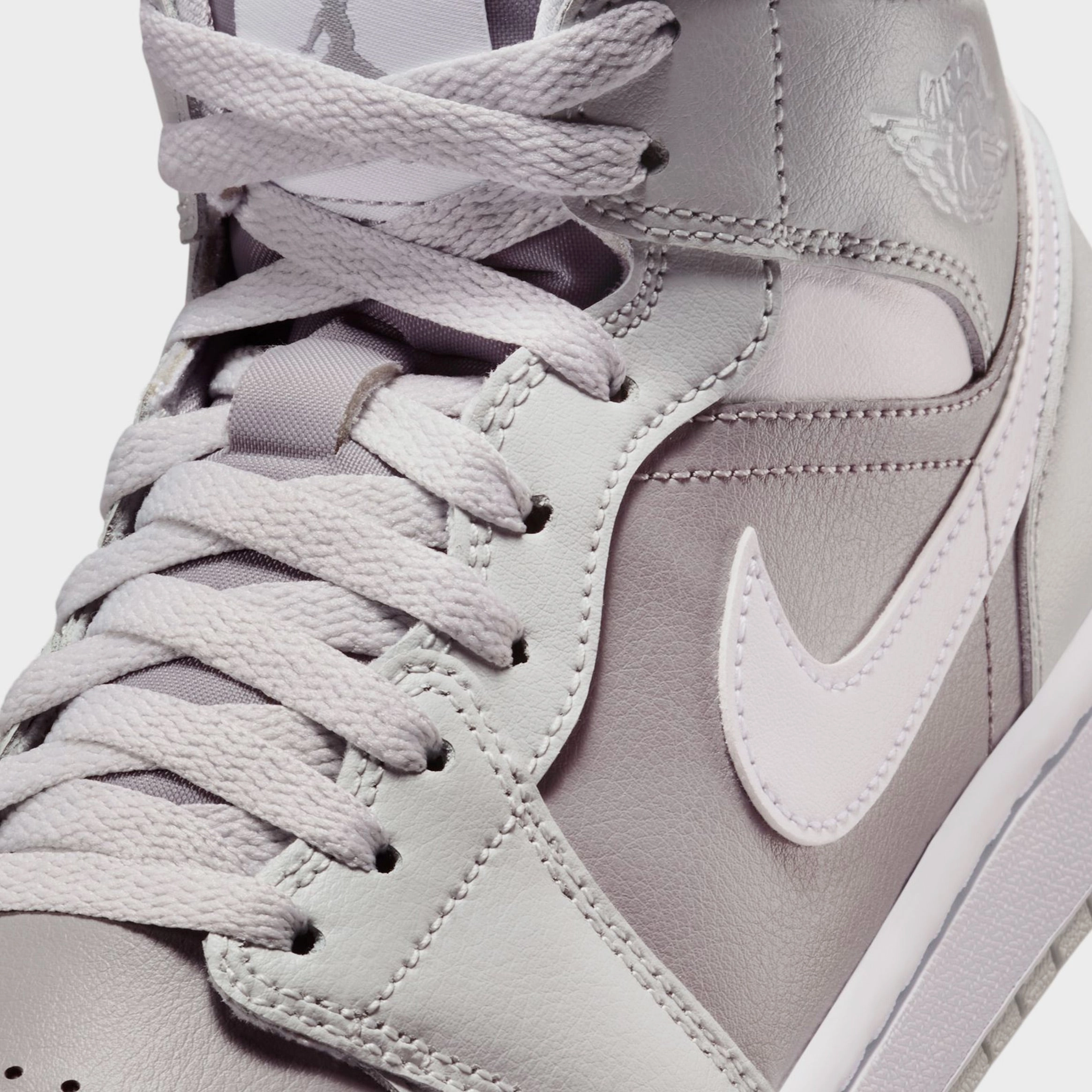 Air Jordan 1 Mid Womens Basketball Shoes (Photon Dust/Atmosphere Grey/White) Air Jordan 1 original design shoes