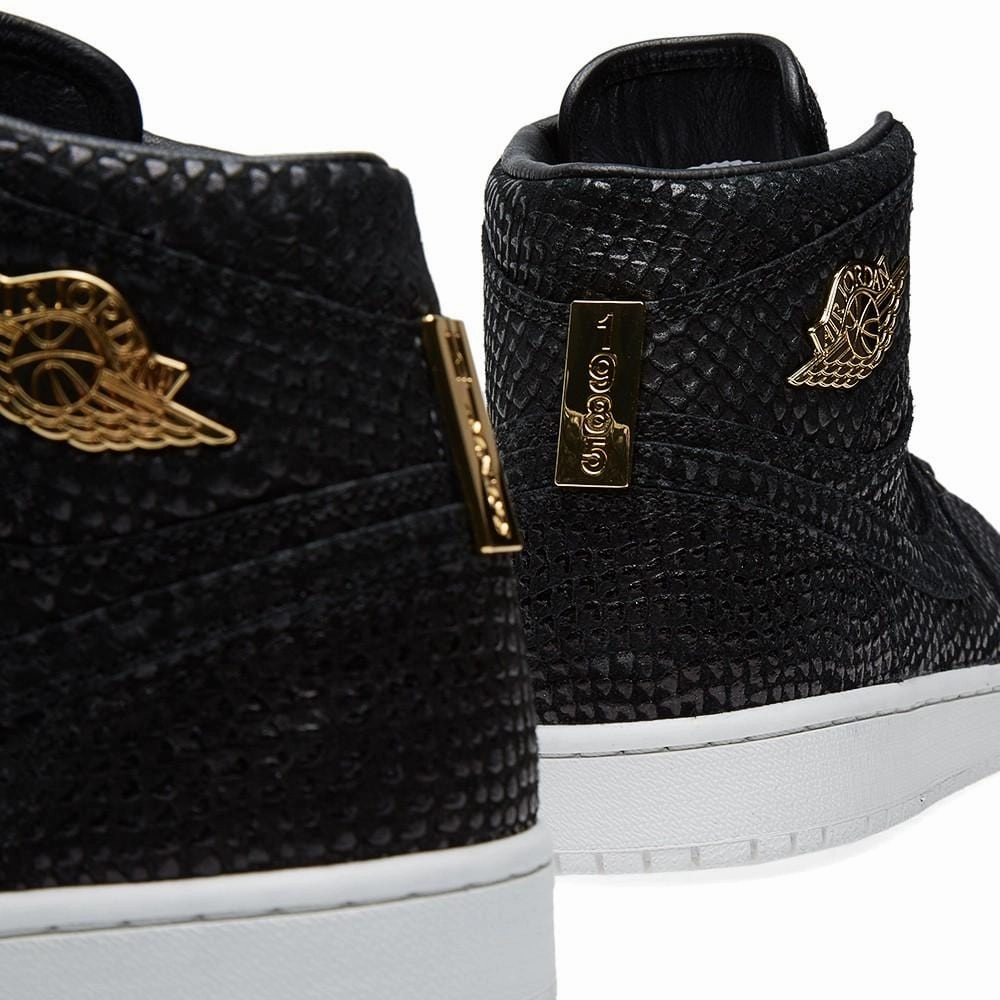 Air Jordan 1 Pinnacle 'Black & Metallic Gold' Air Jordan 1 vintage style sneakers