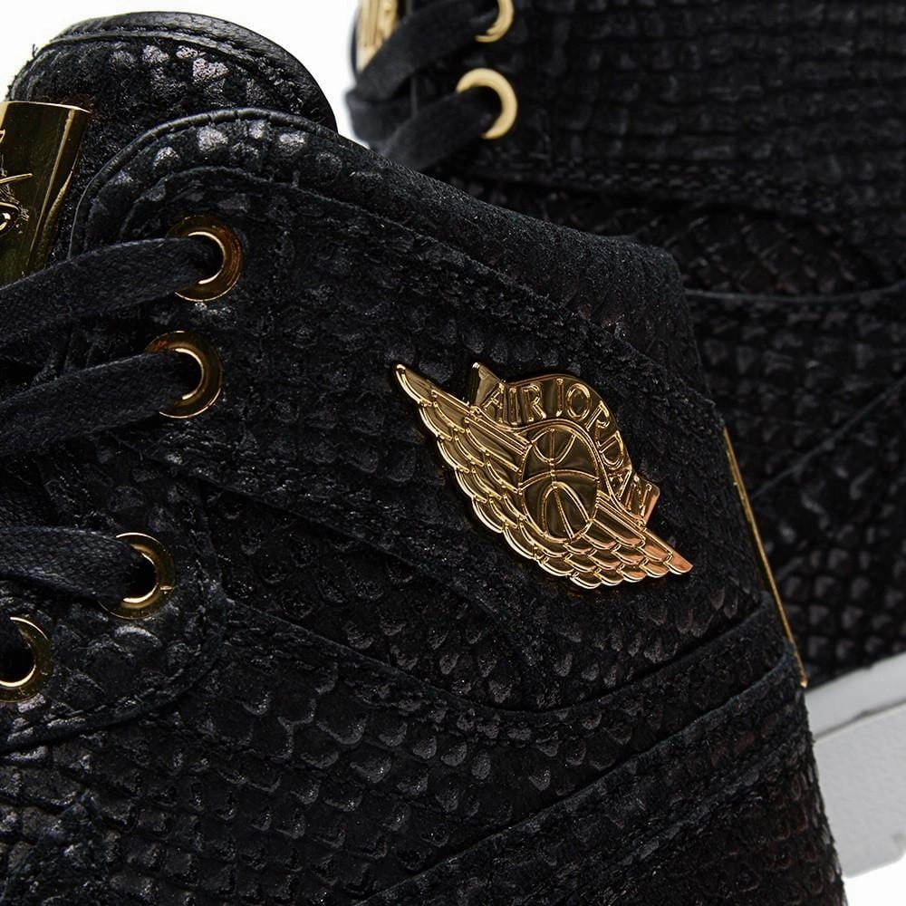 Air Jordan 1 Pinnacle 'Black & Metallic Gold' Air Jordan 1 vintage style sneakers