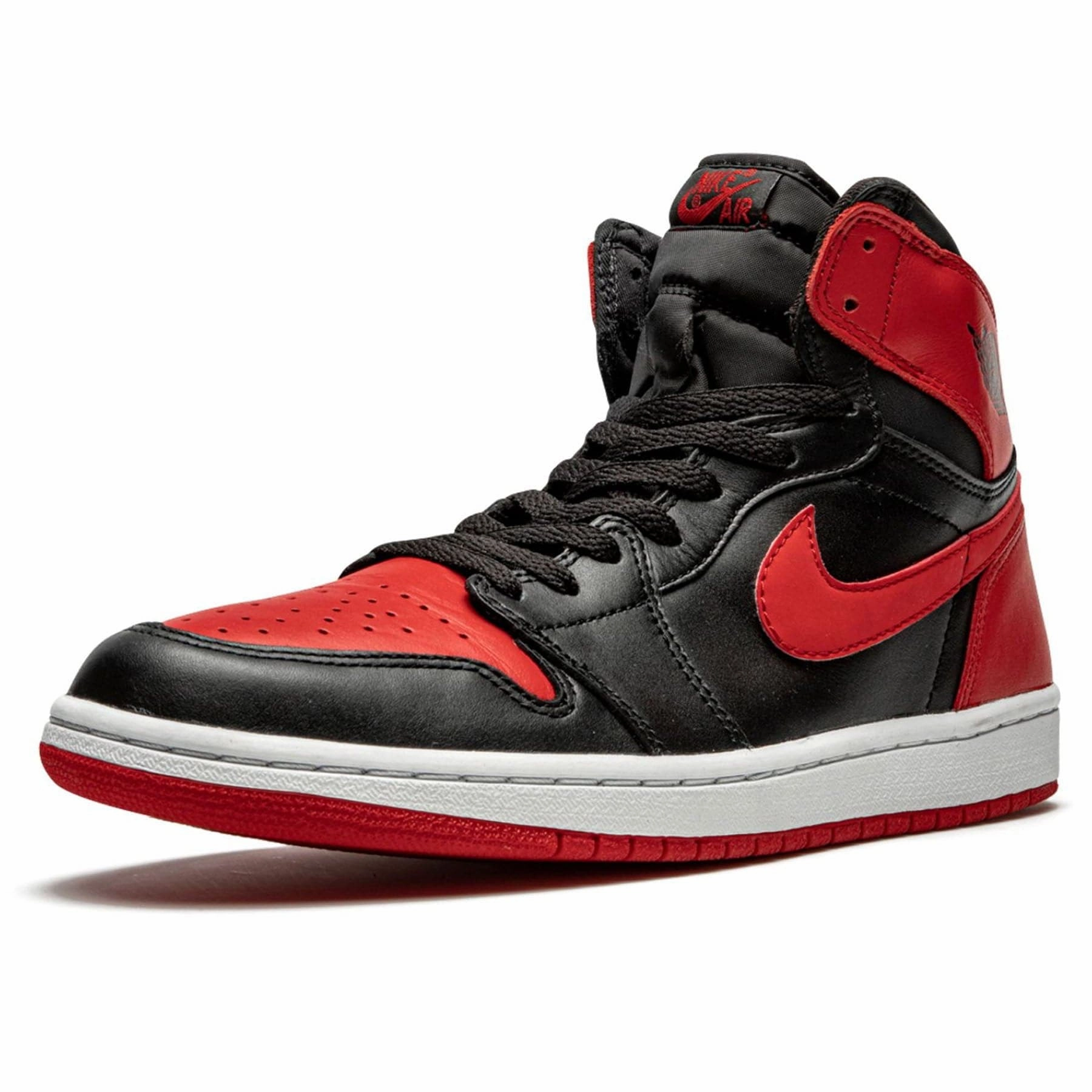Air Jordan 1 Retro 'Bred' 2001 Air Jordan 1 classic sneakers