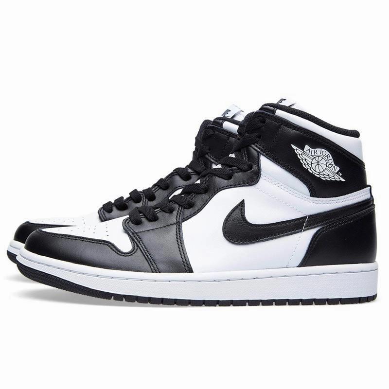 AIR JORDAN 1 RETRO HI OG 'BLACK-WHITE' Air Jordan 1 High classic sneakers with premium finish