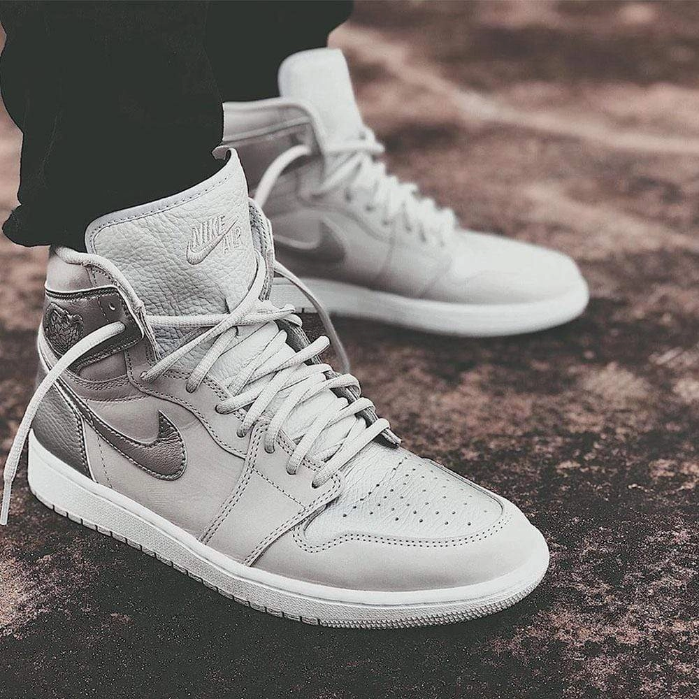 Air Jordan 1 Retro High CO Japan Neutral Grey Air Jordan 1 vintage style sneakers