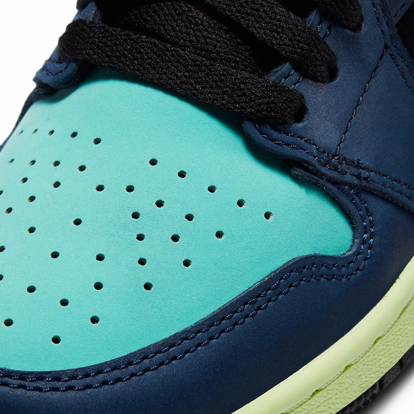 Air Jordan 1 Retro High GS 'Tokyo Bio Hack' Air Jordan 1 vintage style sneakers