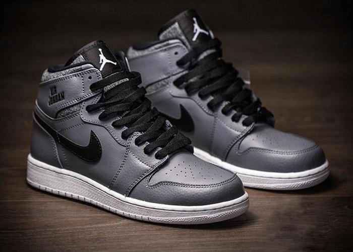 Air Jordan 1 Retro High GS Air Jordan 1 vintage style sneakers