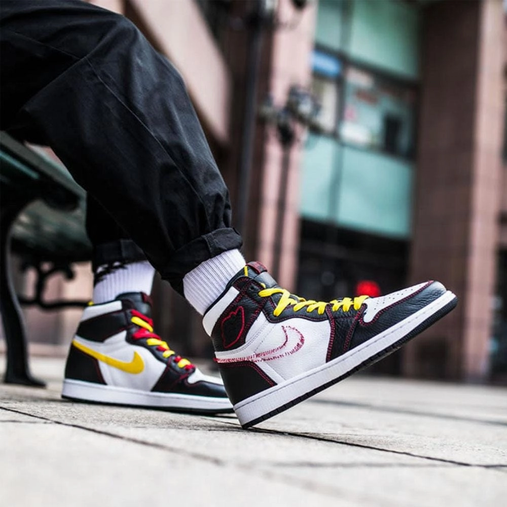 Air Jordan 1 Retro High OG 'Defiant' Air Jordan 1 vintage style sneakers