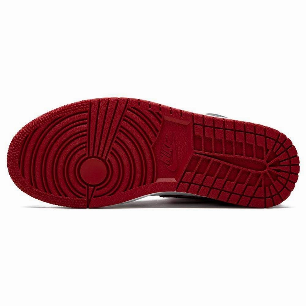 Air Jordan 1 Retro High OG 'Meant To Fly' Air Jordan 1 vintage style sneakers