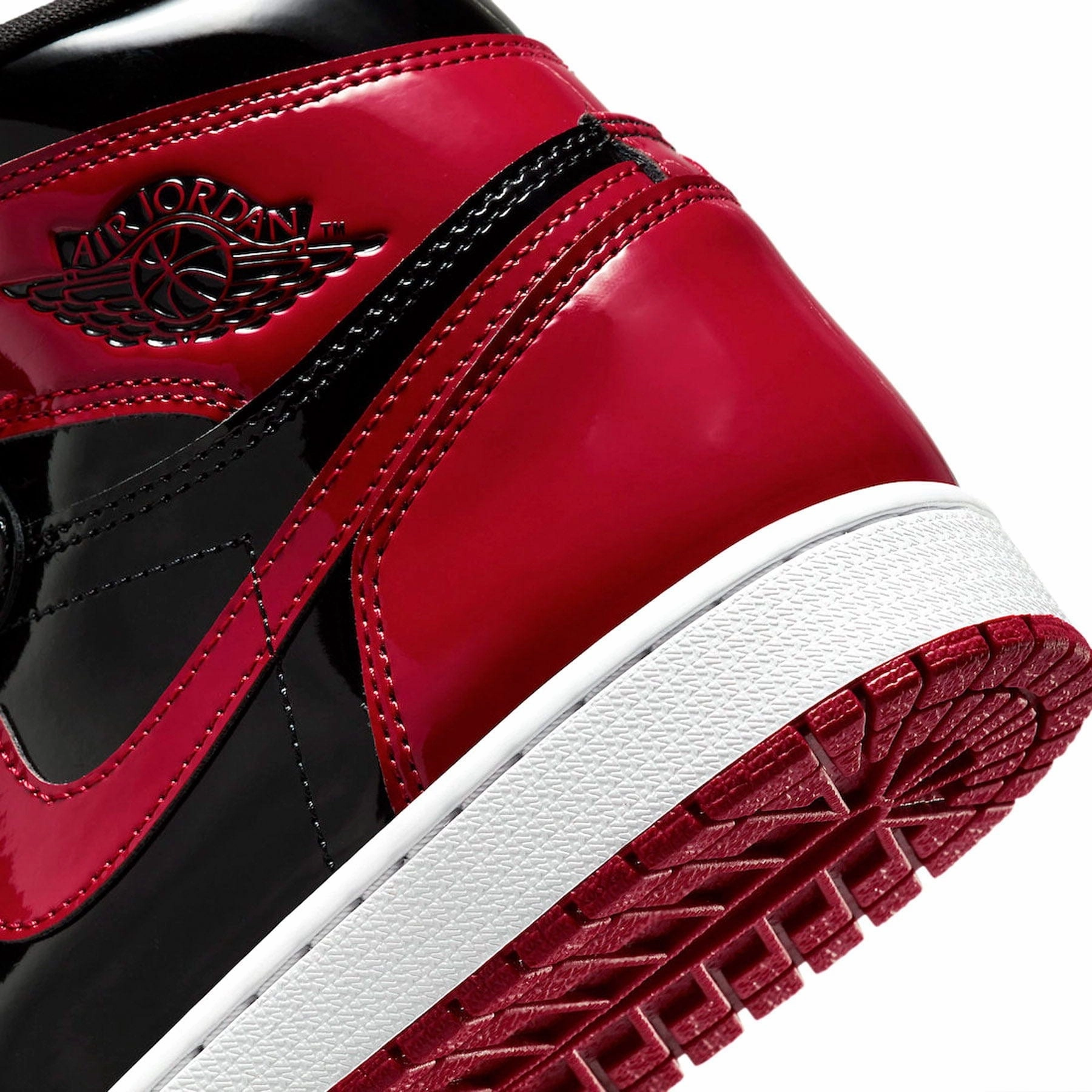 Air Jordan 1 Retro High OG 'Patent Bred' Air Jordan 1 vintage style sneakers