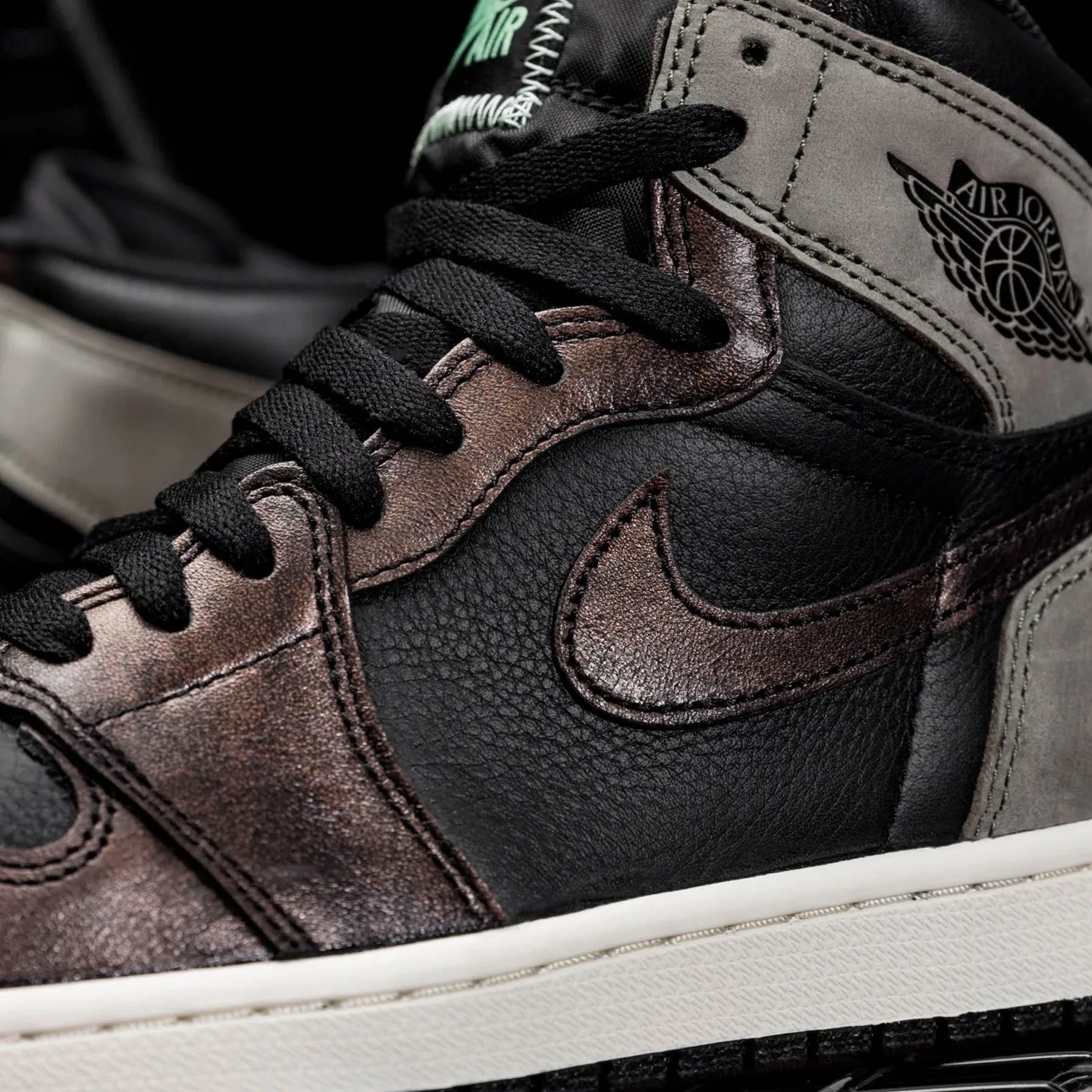 Air Jordan 1 Retro High OG 'Patina' Air Jordan 1 vintage style sneakers