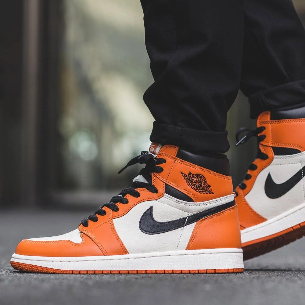 AIR JORDAN 1 RETRO HIGH OG 'REVERSE SHATTERED BACKBOARD' Air Jordan 1 vintage style sneakers