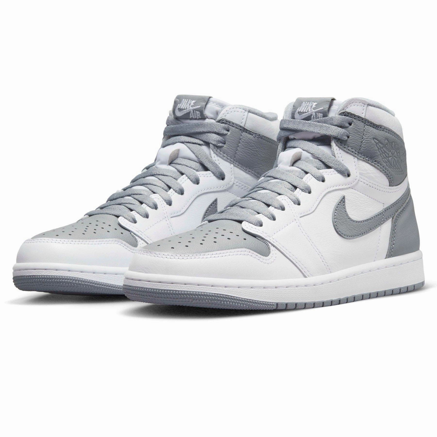 Air Jordan 1 Retro High OG 'Stealth' Air Jordan 1 vintage style sneakers